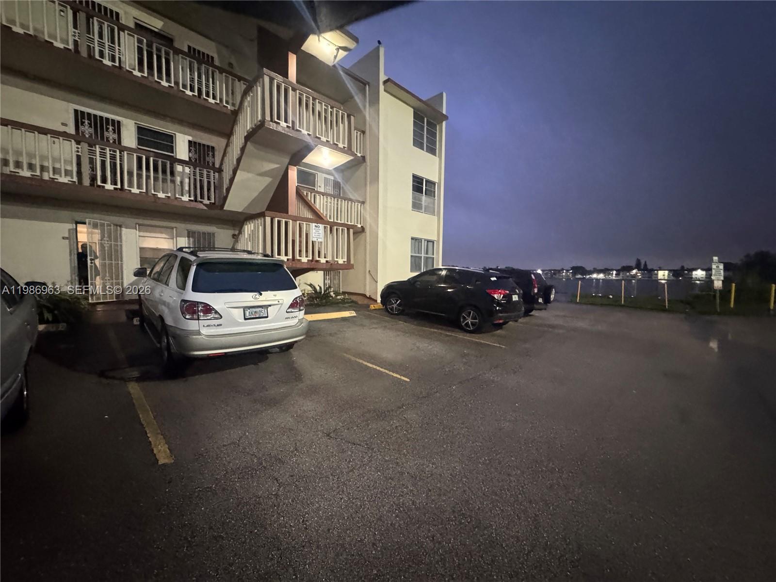 FOURTH MOORINGS CONDO - Residential