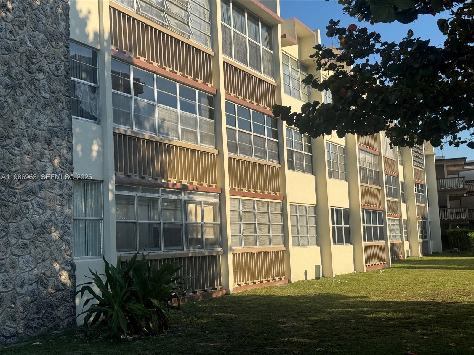 FOURTH MOORINGS CONDO - Residential