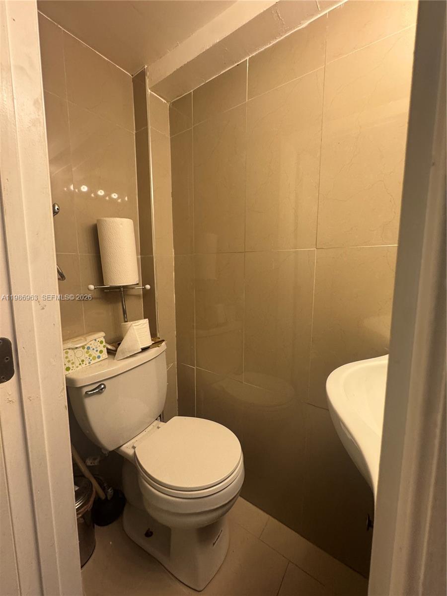 FOURTH MOORINGS CONDO - Residential