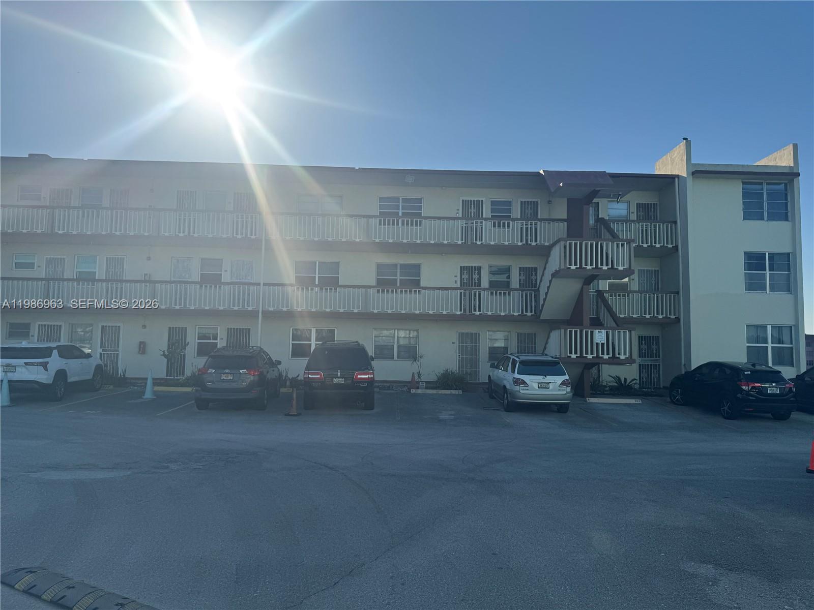 FOURTH MOORINGS CONDO - Residential