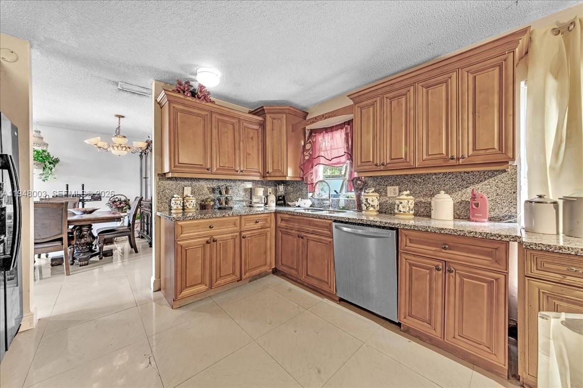 SAWGRASS ESTATES - Residential