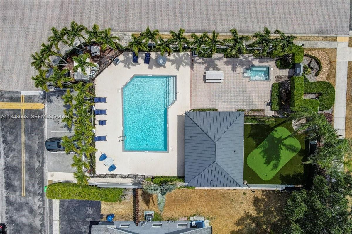 SAWGRASS ESTATES - Residential