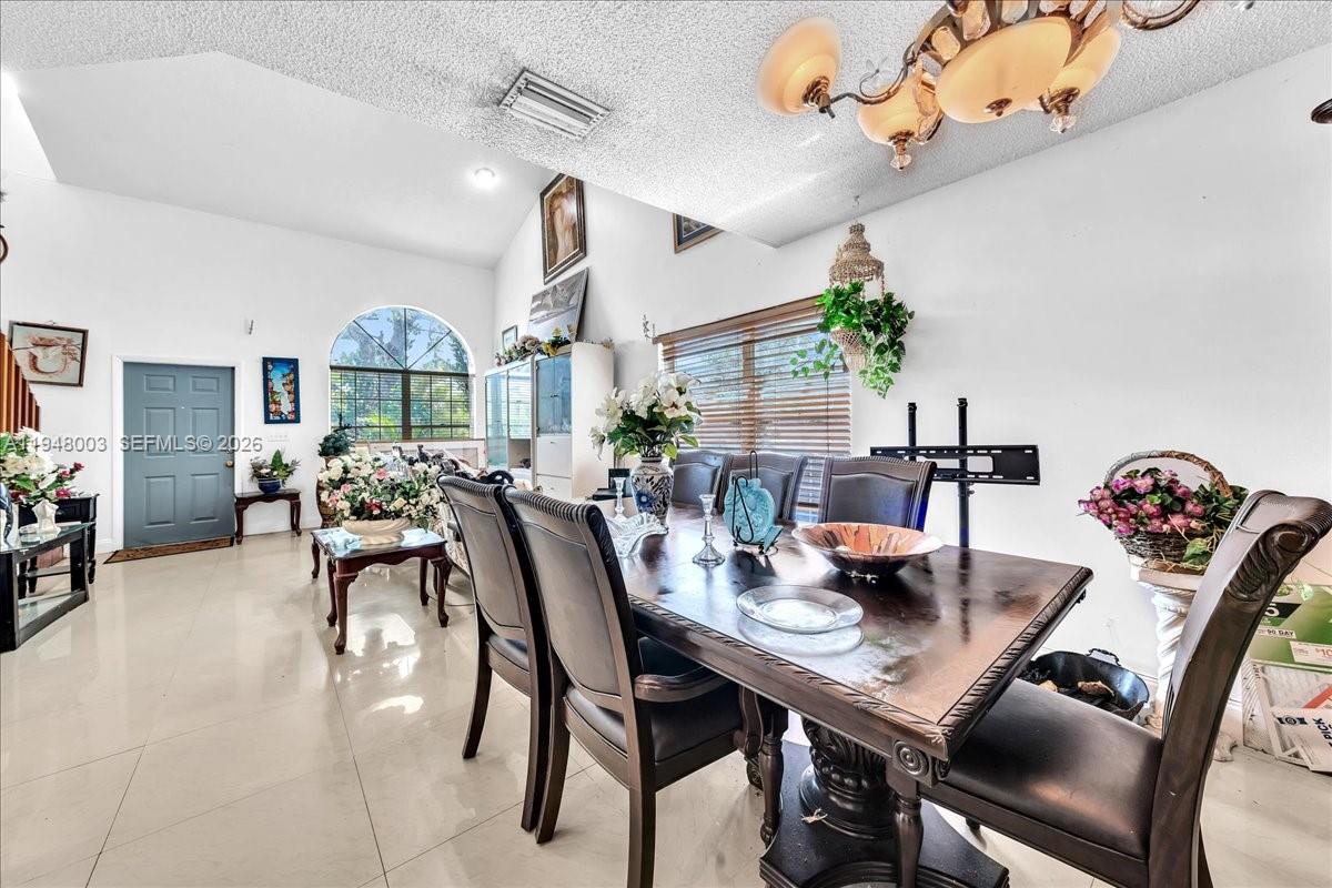 SAWGRASS ESTATES - Residential