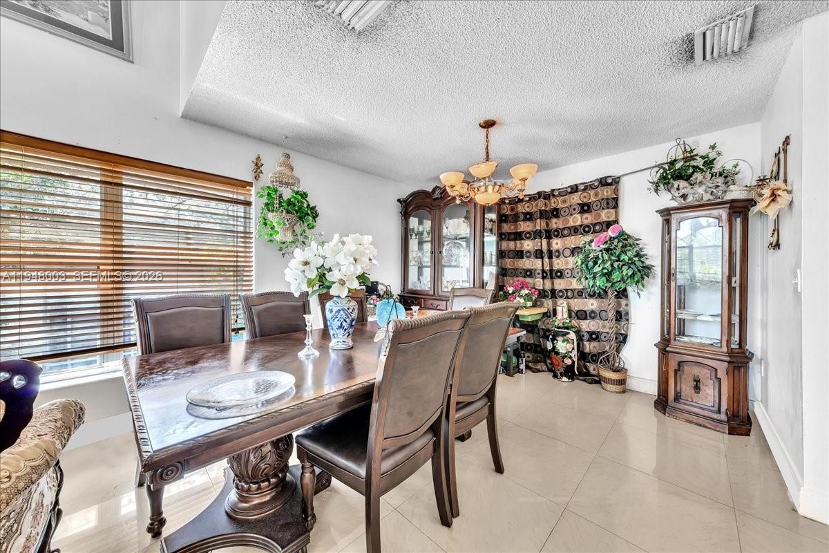 SAWGRASS ESTATES - Residential