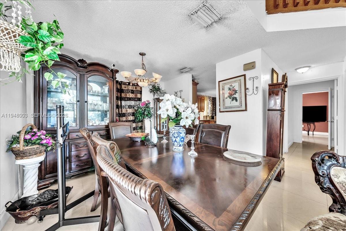 SAWGRASS ESTATES - Residential