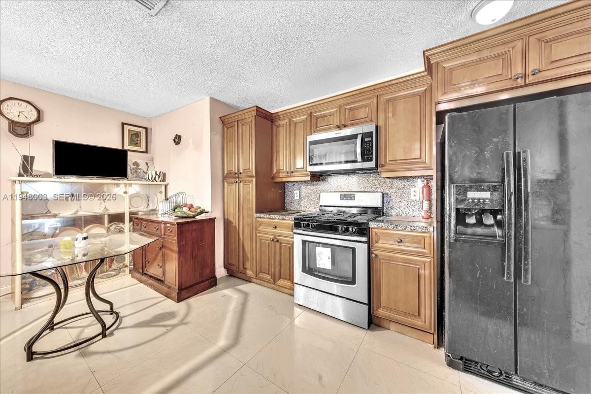 SAWGRASS ESTATES - Residential