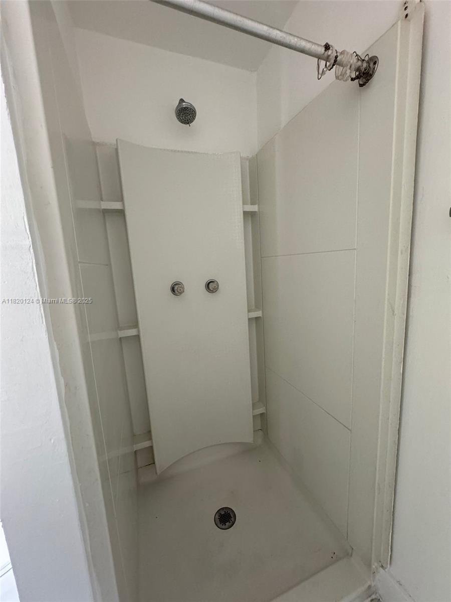 MIAMI GARDENS ESTATES SEC - Residential Lease