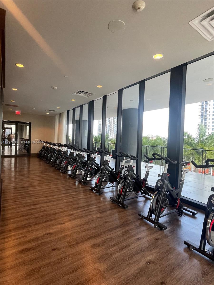 5252 PASEO CONDO - Residential Lease