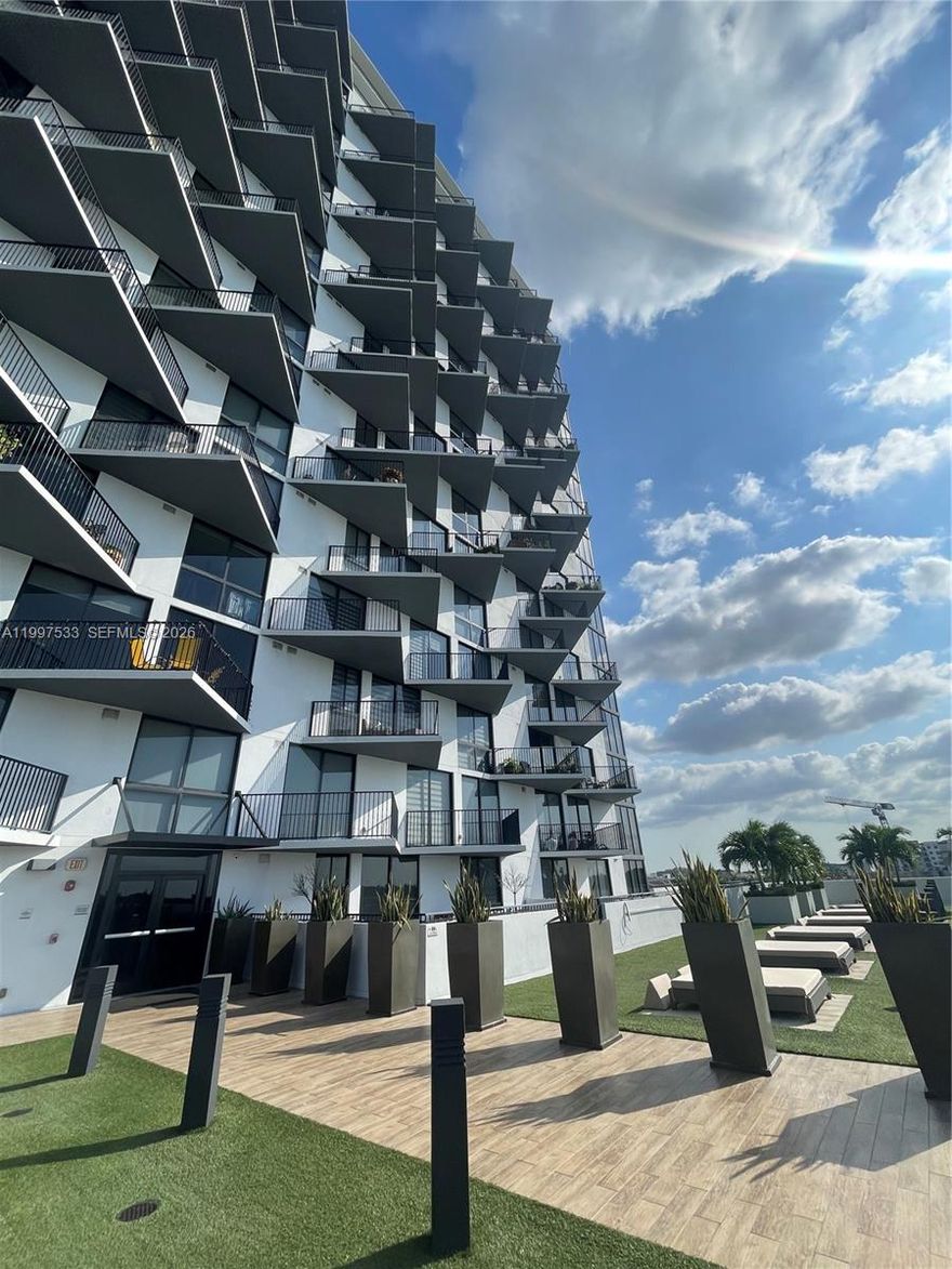 BEAUTIFUL, BRIGHT, MODERN, AND SPACIOUS 2 BEDROOMS UNIT IN THE HEART OF DORAL!!! RESORT STYLE AMENITIES, 24 HRS SECURITY AND ACCESS TO THE FAMOUS PASEO, SHOPS AND RESTAURANTS! WHITE PORCELAIN FLOORS, COOKING ISLAND, WIFI, CABLE TV, AND WATER INCLUDED IN RENT! ONESELF PARKING SPACE ASSINGED PLUS STORAGE SPACE! A MINIMUM FICO SCORE OF 650 REQUIRED BY ASSOCIATION.