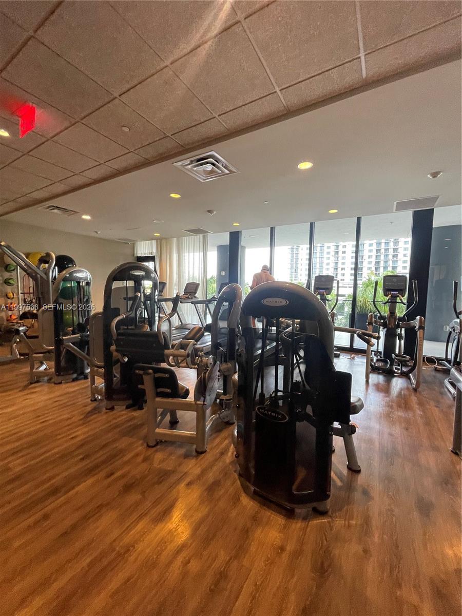 5252 PASEO CONDO - Residential Lease