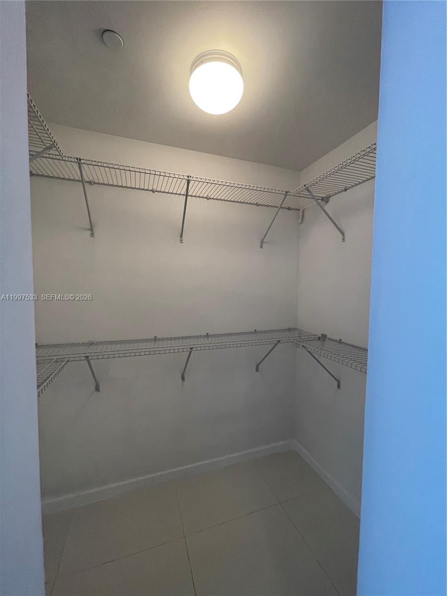 5252 PASEO CONDO - Residential Lease