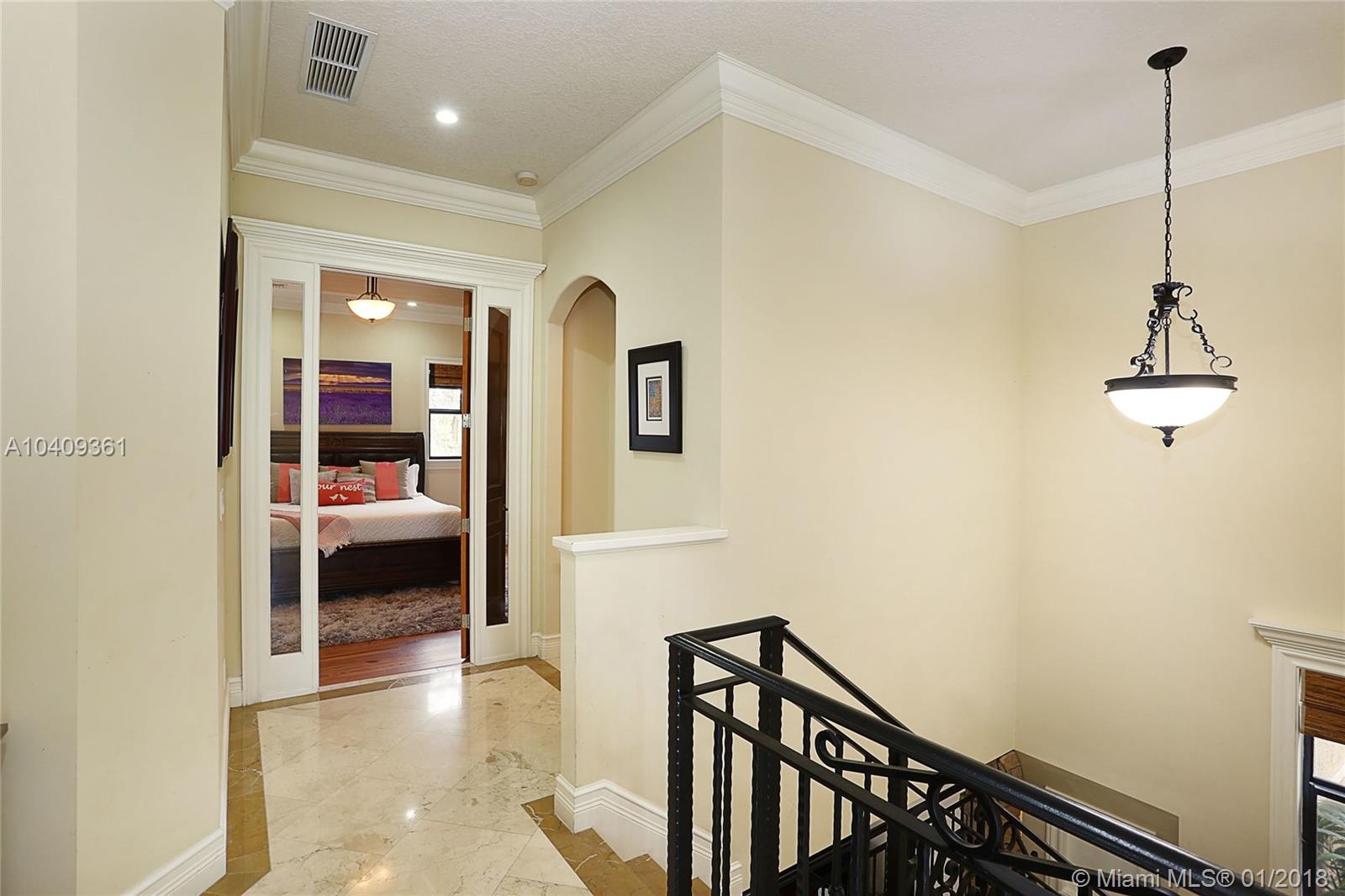 SUNSET PINES - Residential