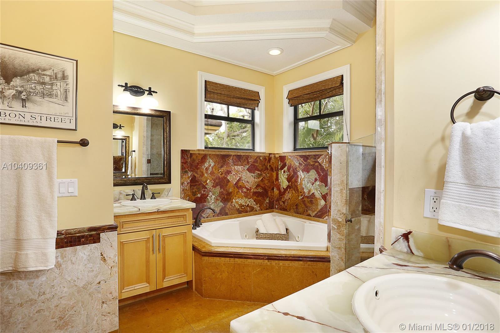 SUNSET PINES - Residential