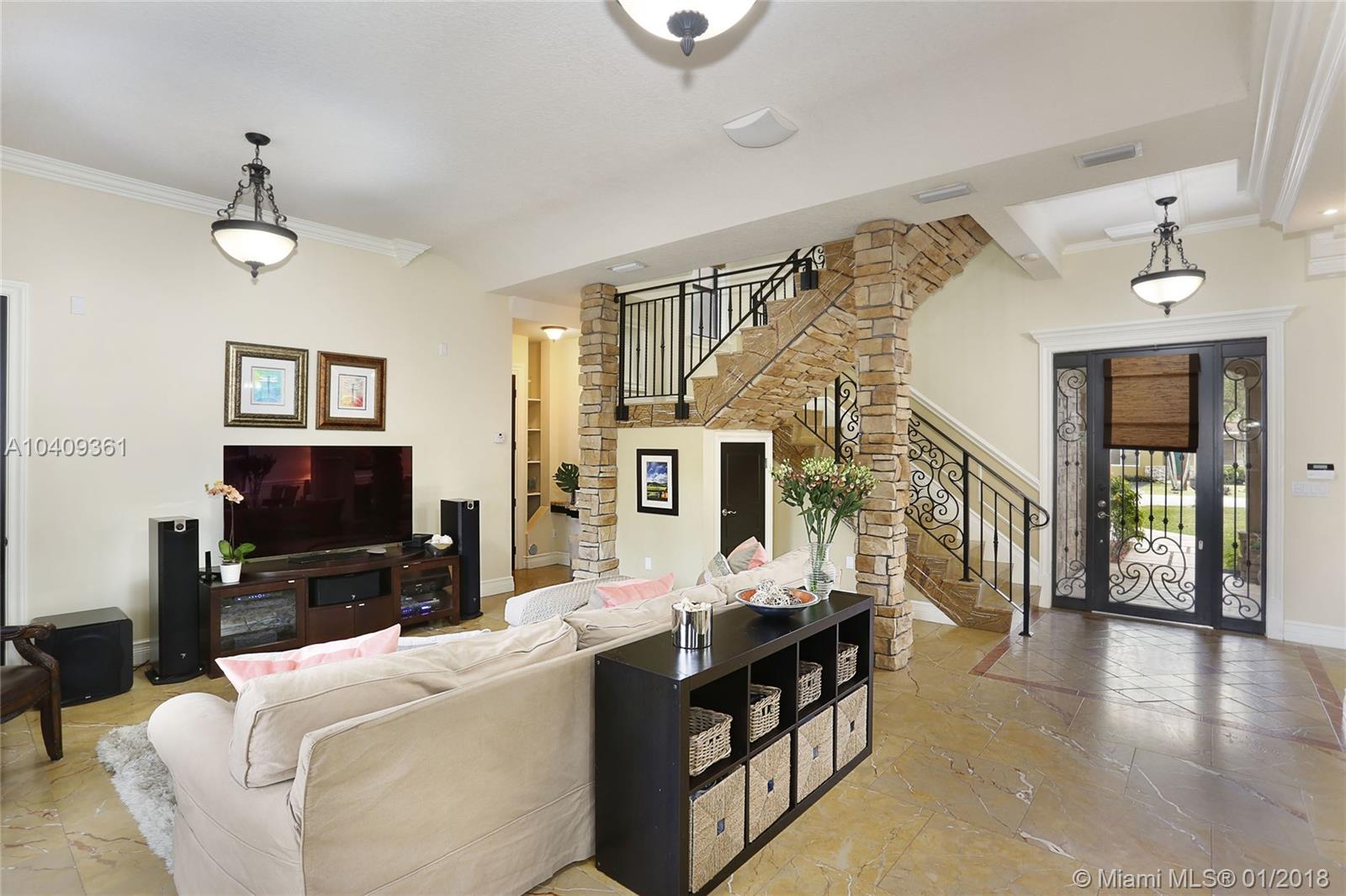 SUNSET PINES - Residential