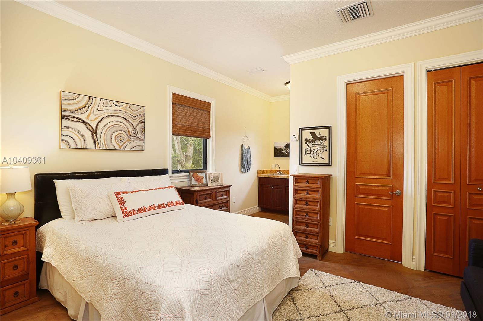 SUNSET PINES - Residential