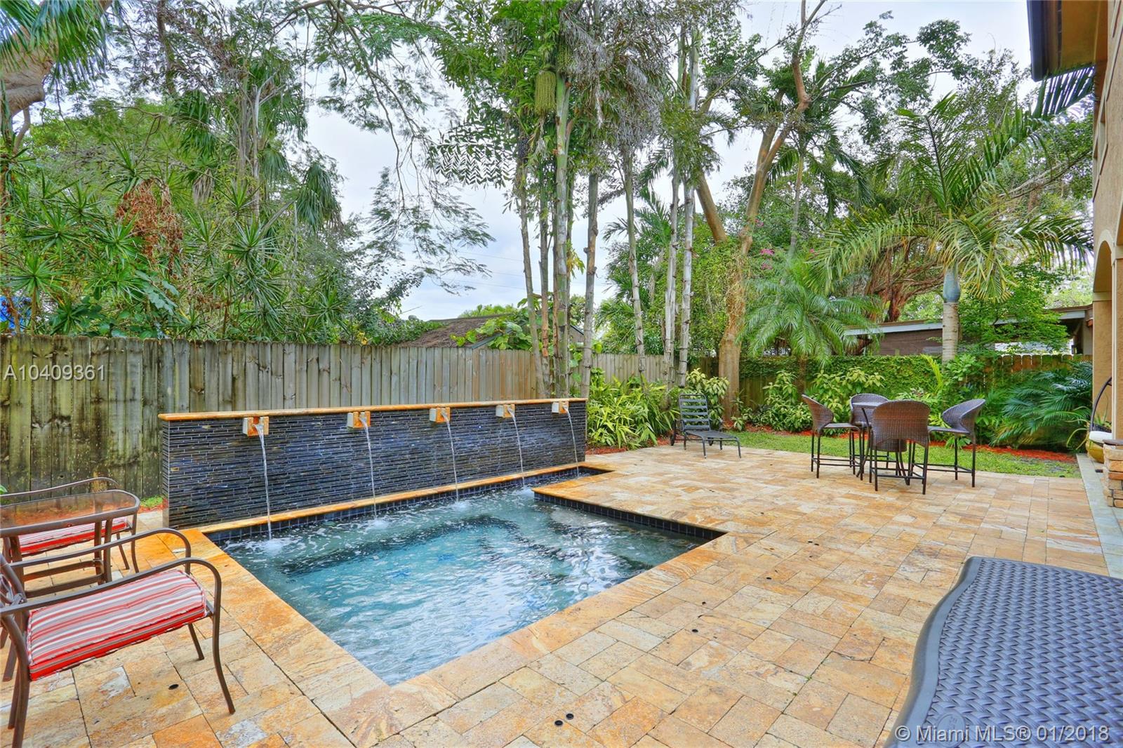 SUNSET PINES - Residential