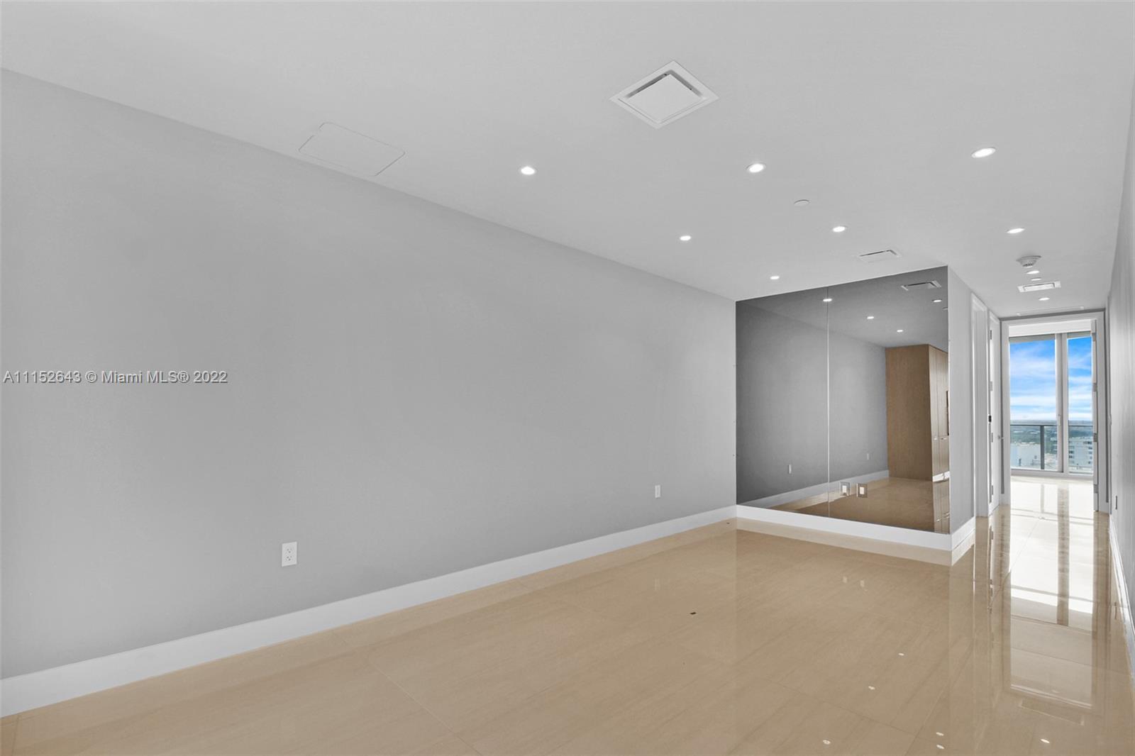 Ritz Carlton Residences - Residential