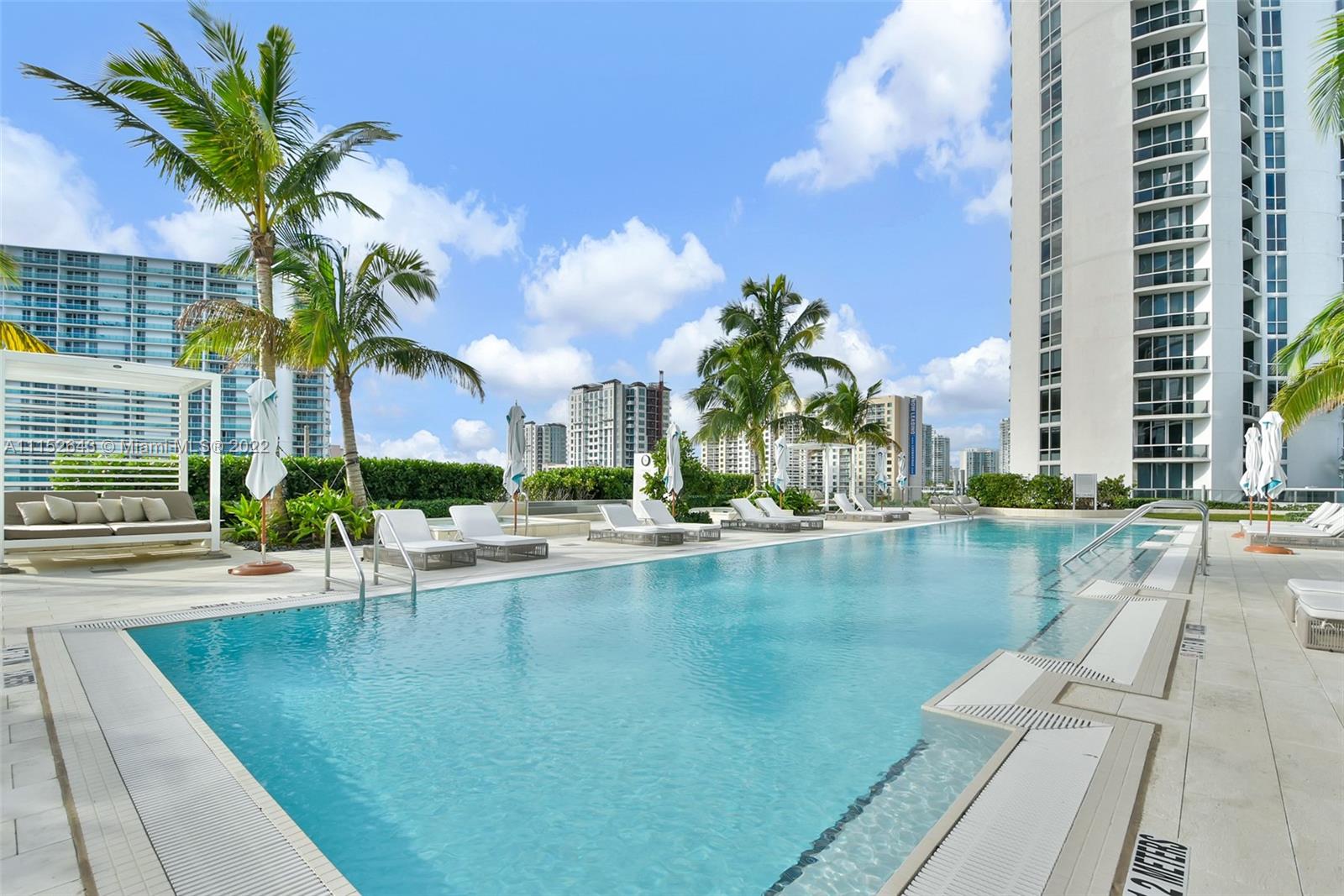 Ritz Carlton Residences - Residential