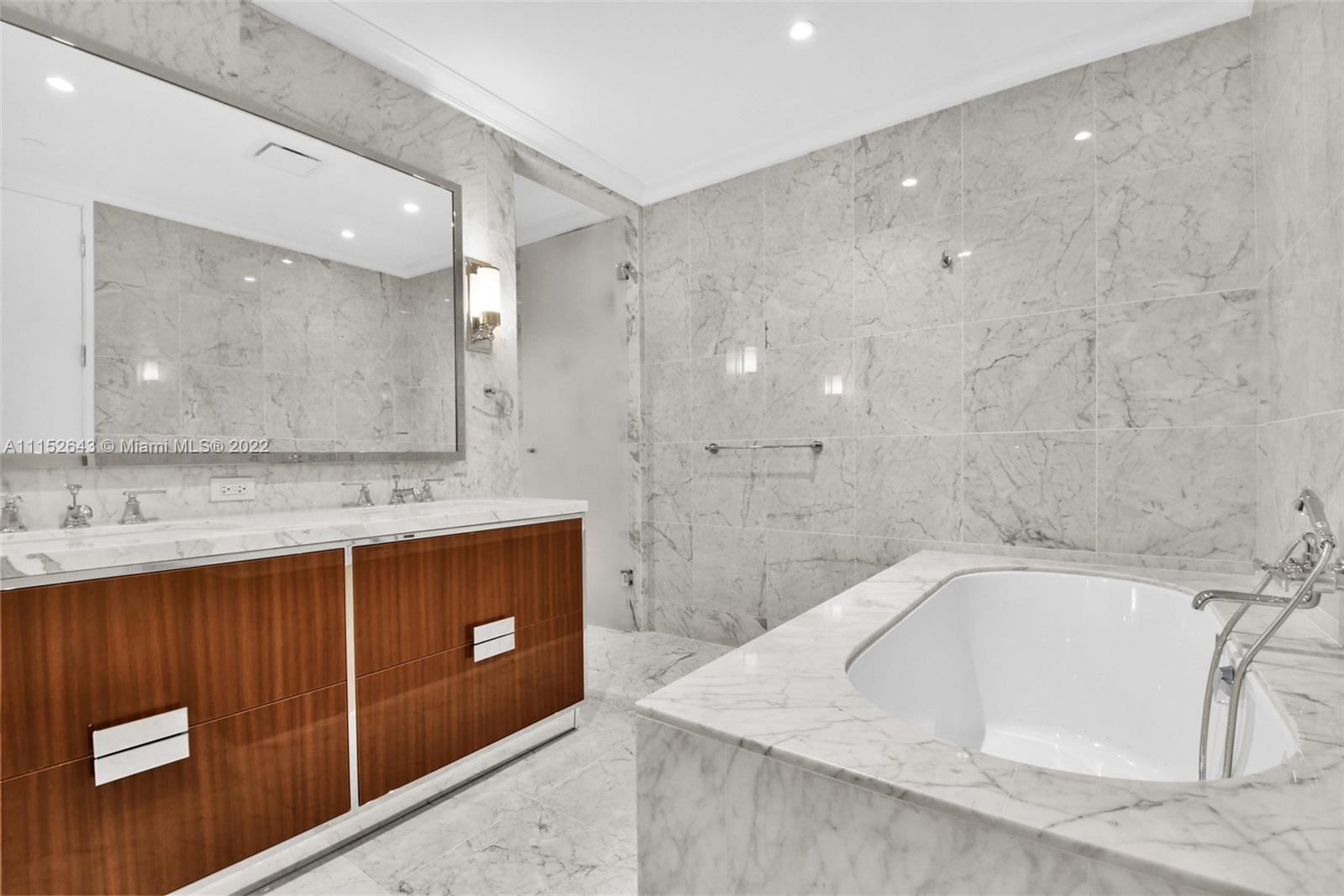 Ritz Carlton Residences - Residential