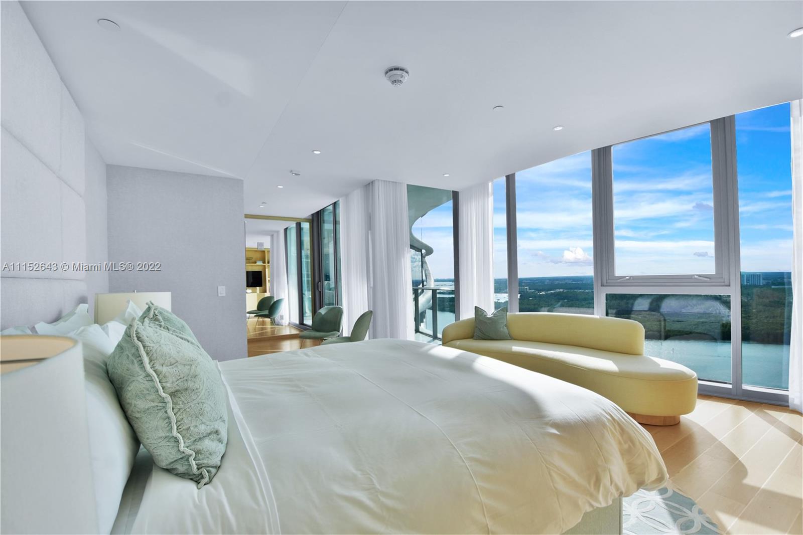 Ritz Carlton Residences - Residential