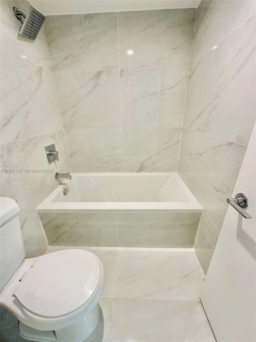 MANATEE CONDO - Residential Lease