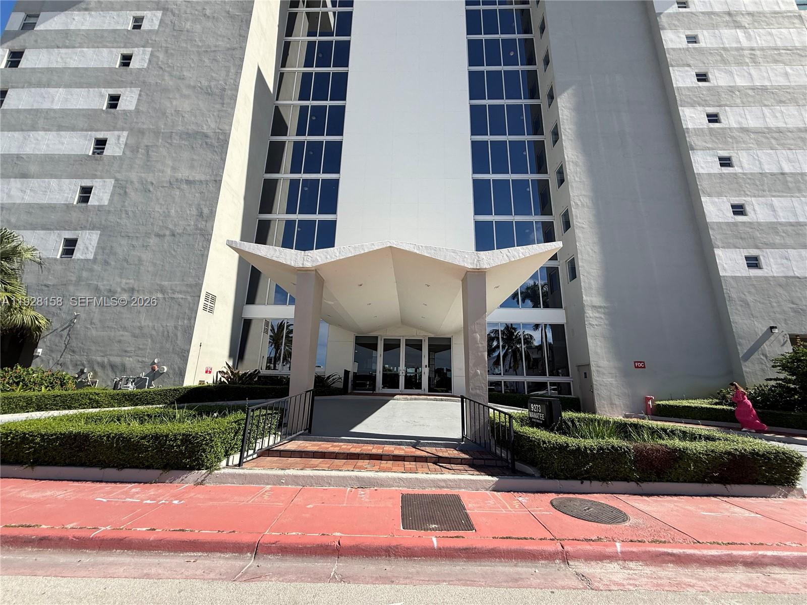 MANATEE CONDO - Residential Lease