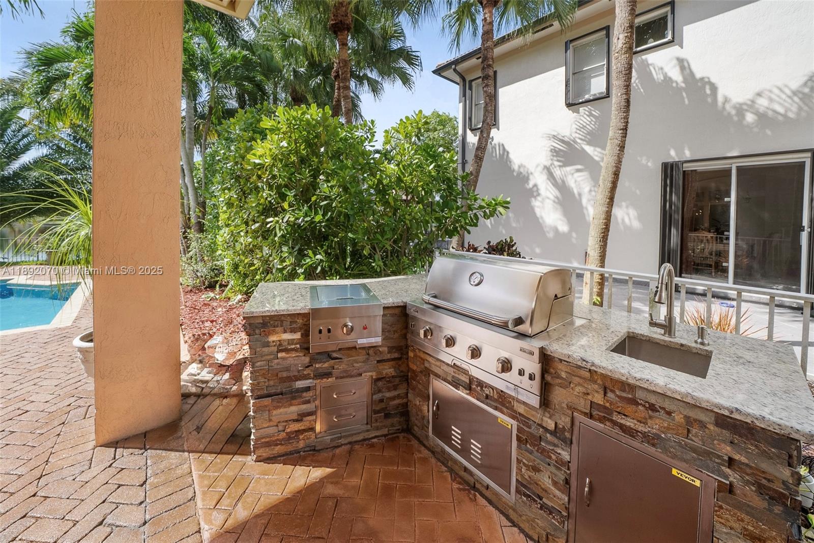 Grand Isles Sunset Lakes - Residential