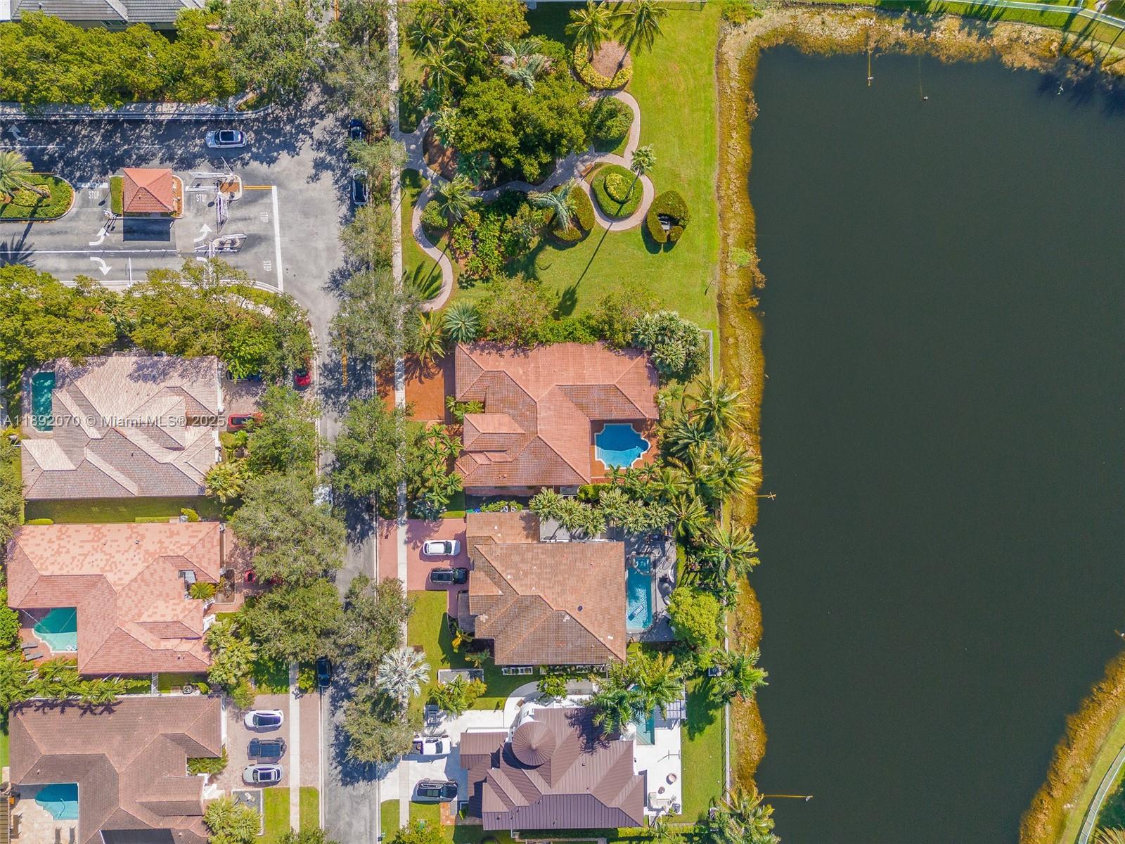 Grand Isles Sunset Lakes - Residential