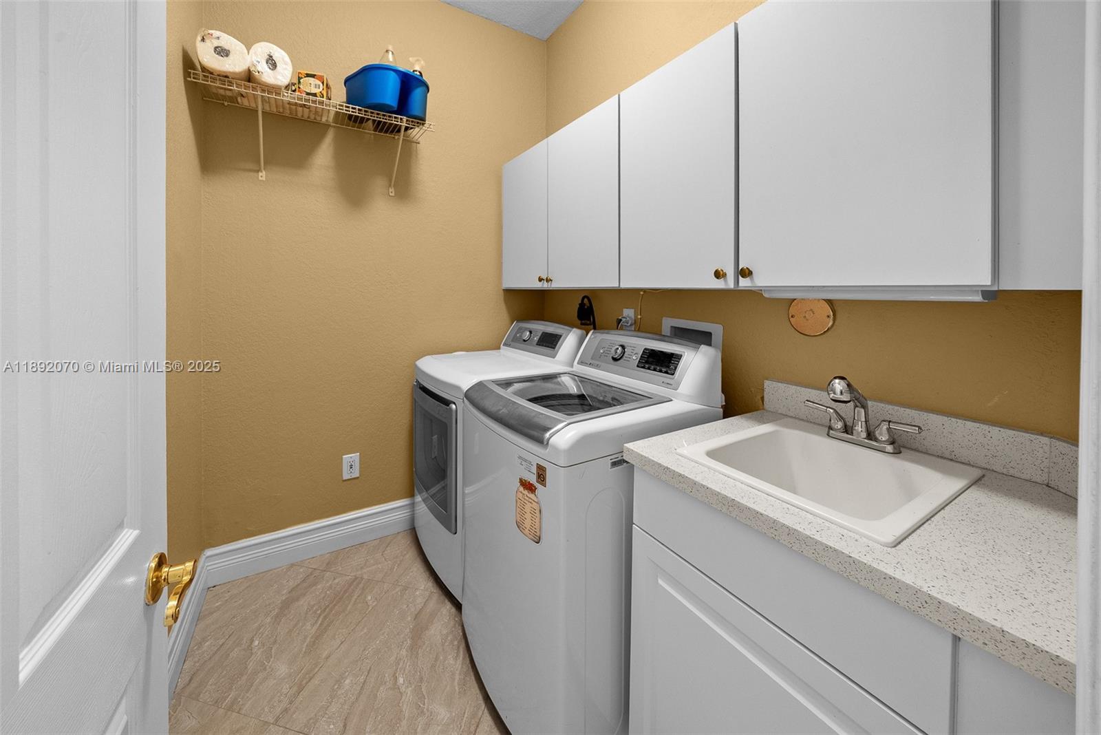 Grand Isles Sunset Lakes - Residential