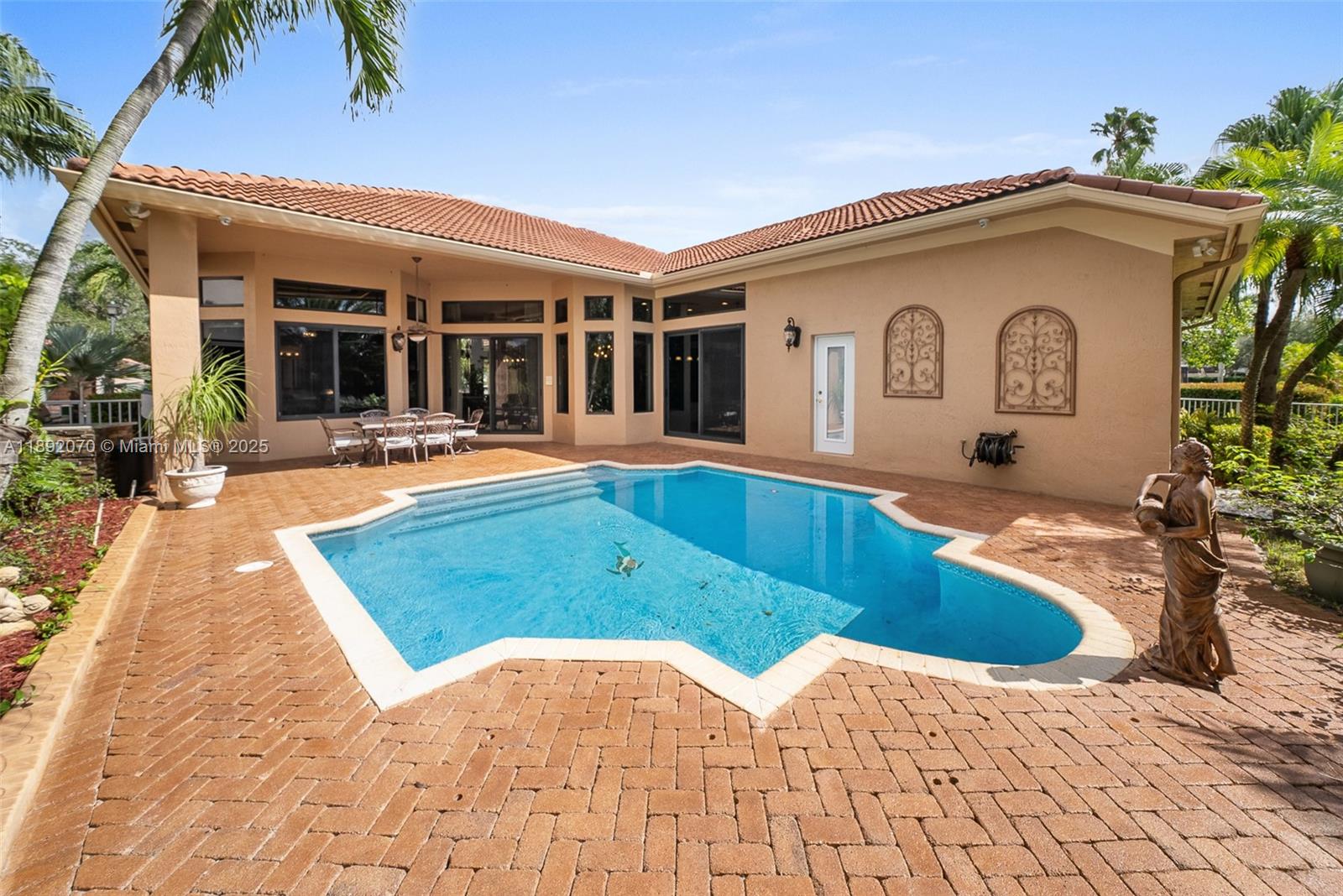 Grand Isles Sunset Lakes - Residential