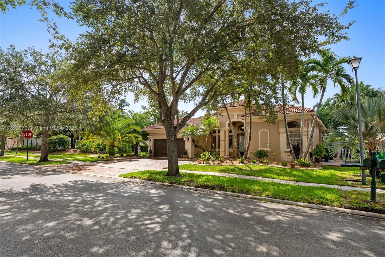 Grand Isles Sunset Lakes - Residential
