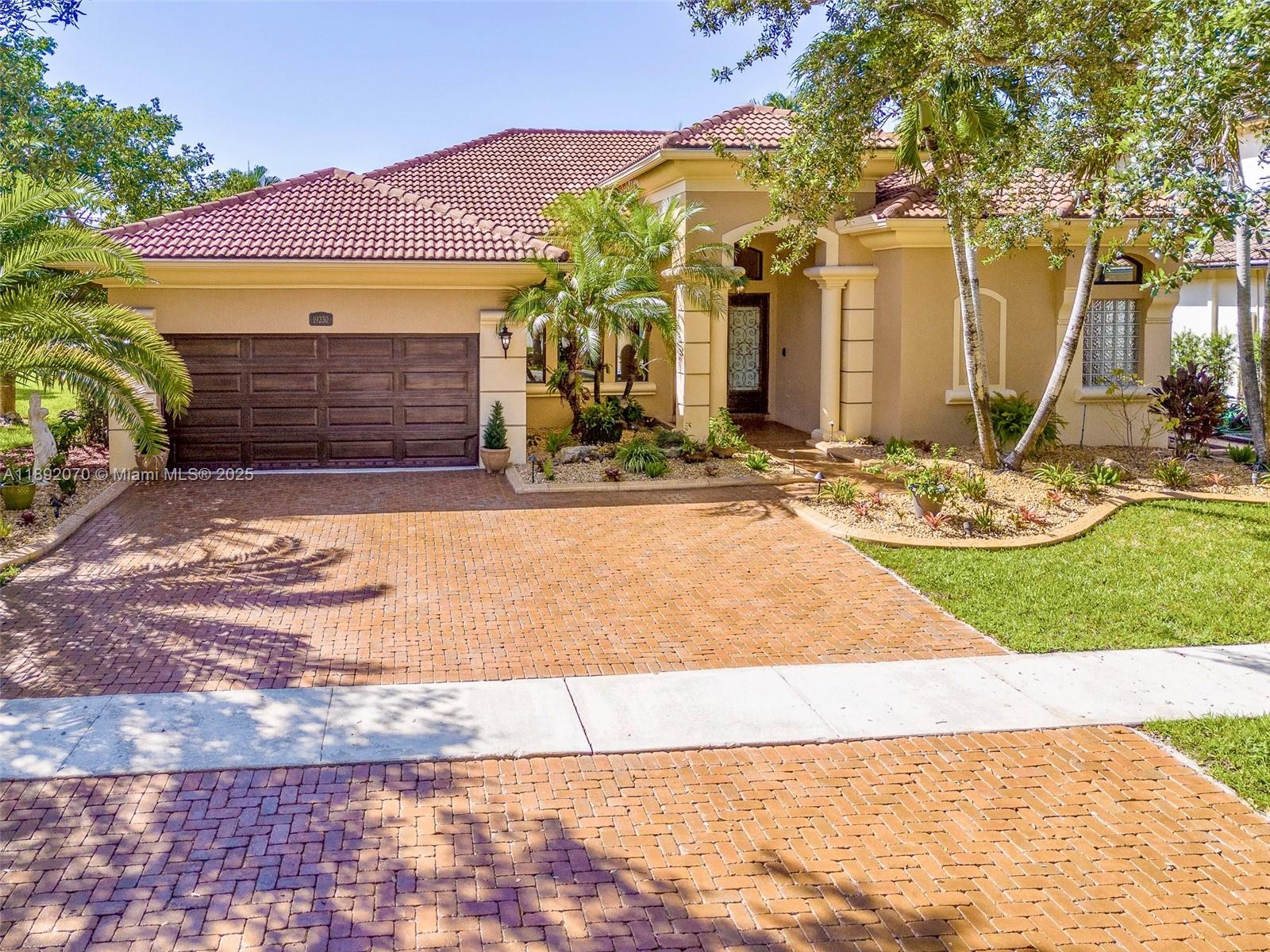 Grand Isles Sunset Lakes - Residential