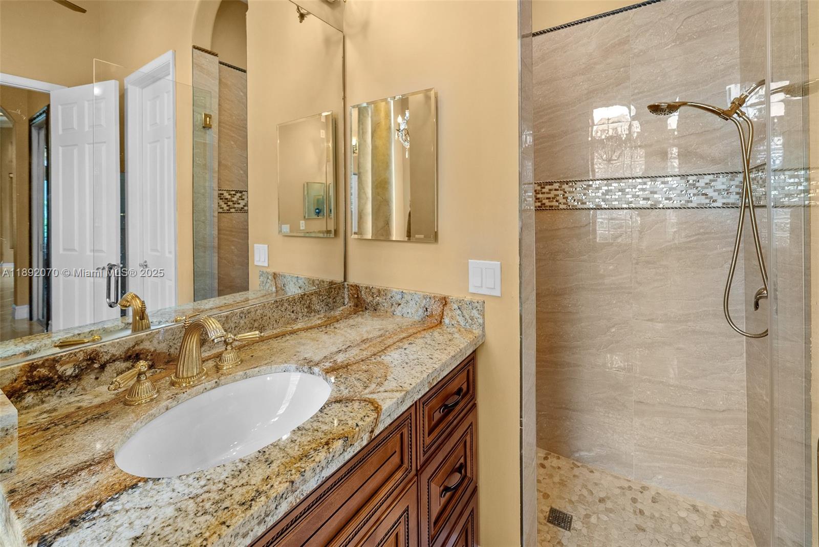 Grand Isles Sunset Lakes - Residential
