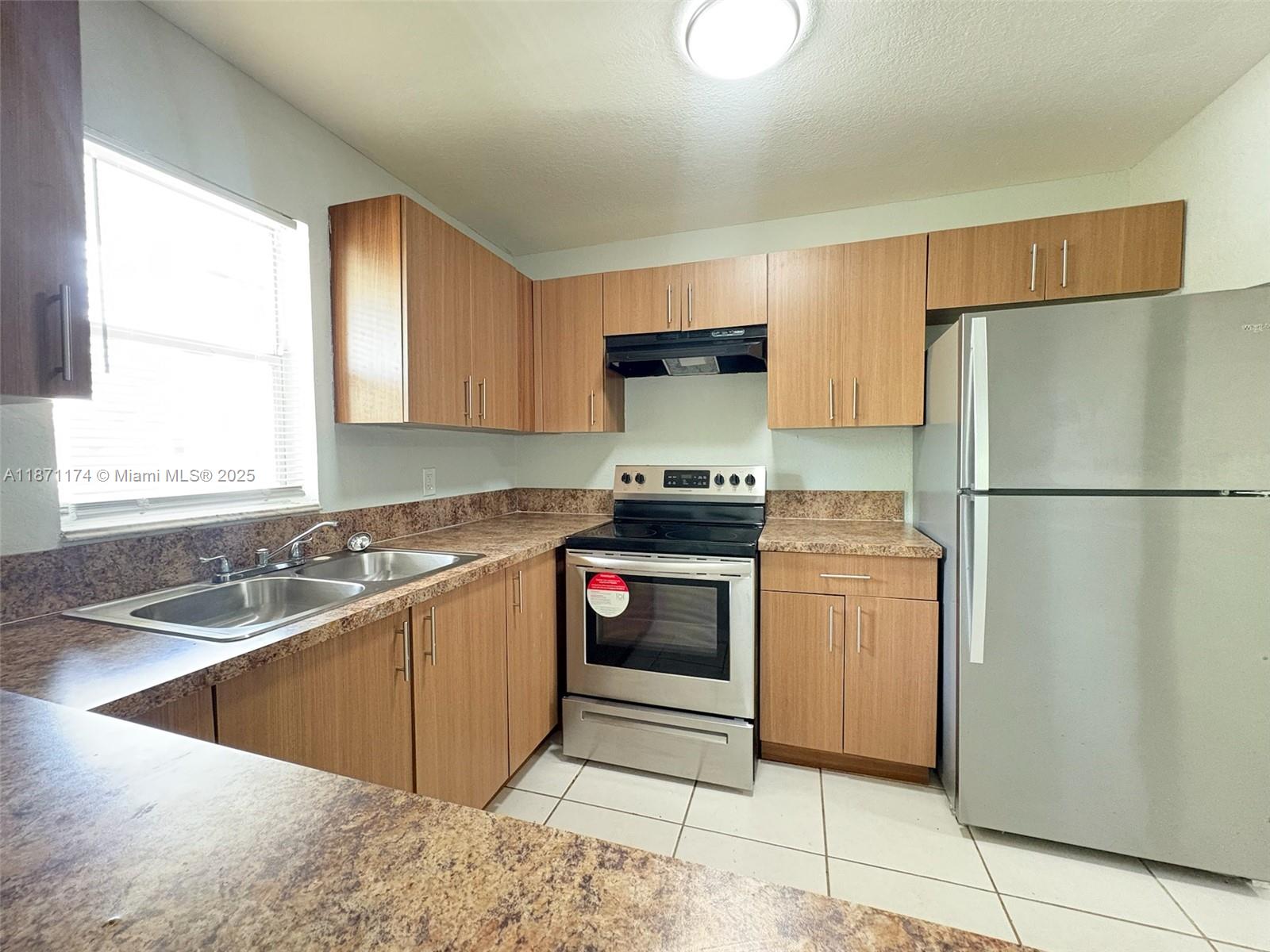 A very well-located apartment in Lauderhill City has two bedrooms and one bath. Tile throughout, NO carpet, central A/C, freshly painted, easy to show. It is very well located, close to restaurants and transportation. If a pet is approved, a non-refundable deposit of $300 will be required. Dogs can weigh up to 20 pounds; landlords typically don’t accept dogs weighing more than that. Before moving in, the landlord requires mandatory renter's insurance, a one-month rent payment, and two security deposits.