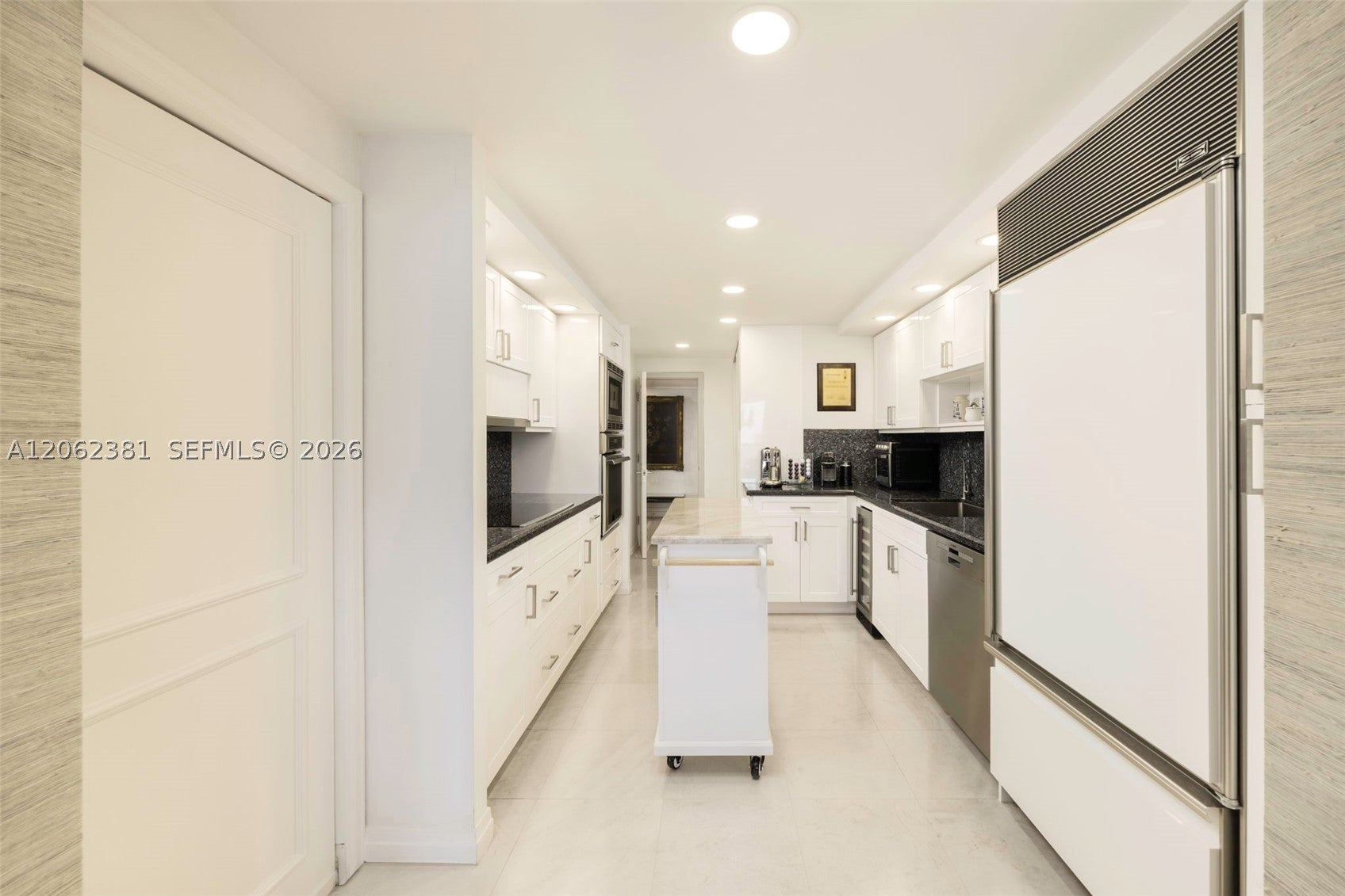 2 Grove Isle Dr B1109, Coconut Grove, FL, 33133 4 2 Grove Isle Dr B1109