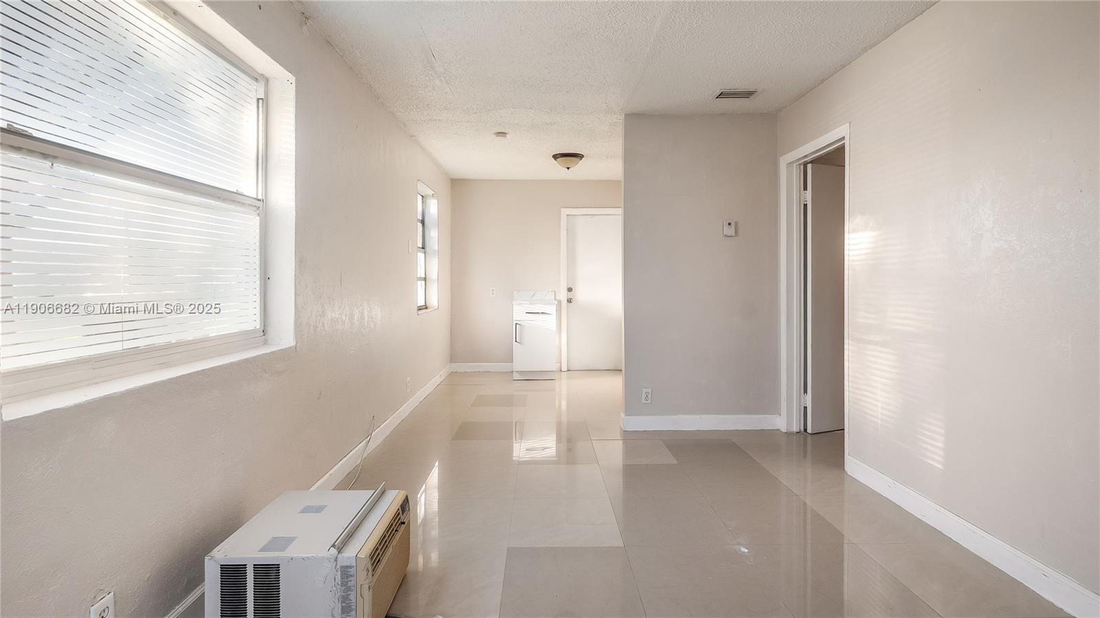 TOWN OF MODELO (DANIA) B- - Residential Income