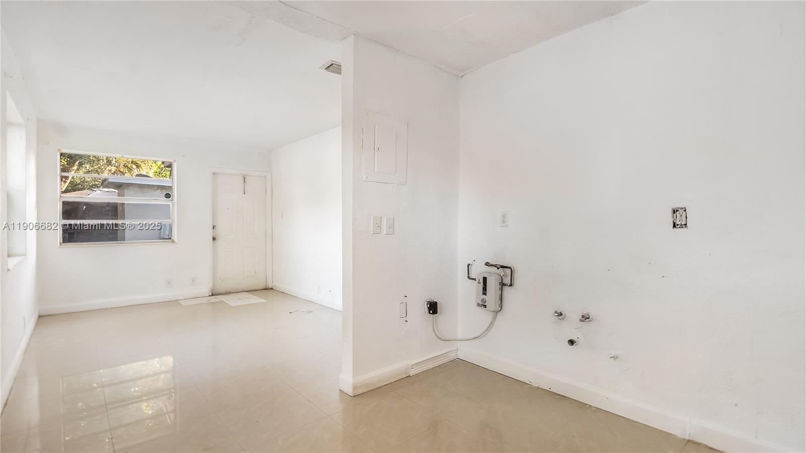 TOWN OF MODELO (DANIA) B- - Residential Income