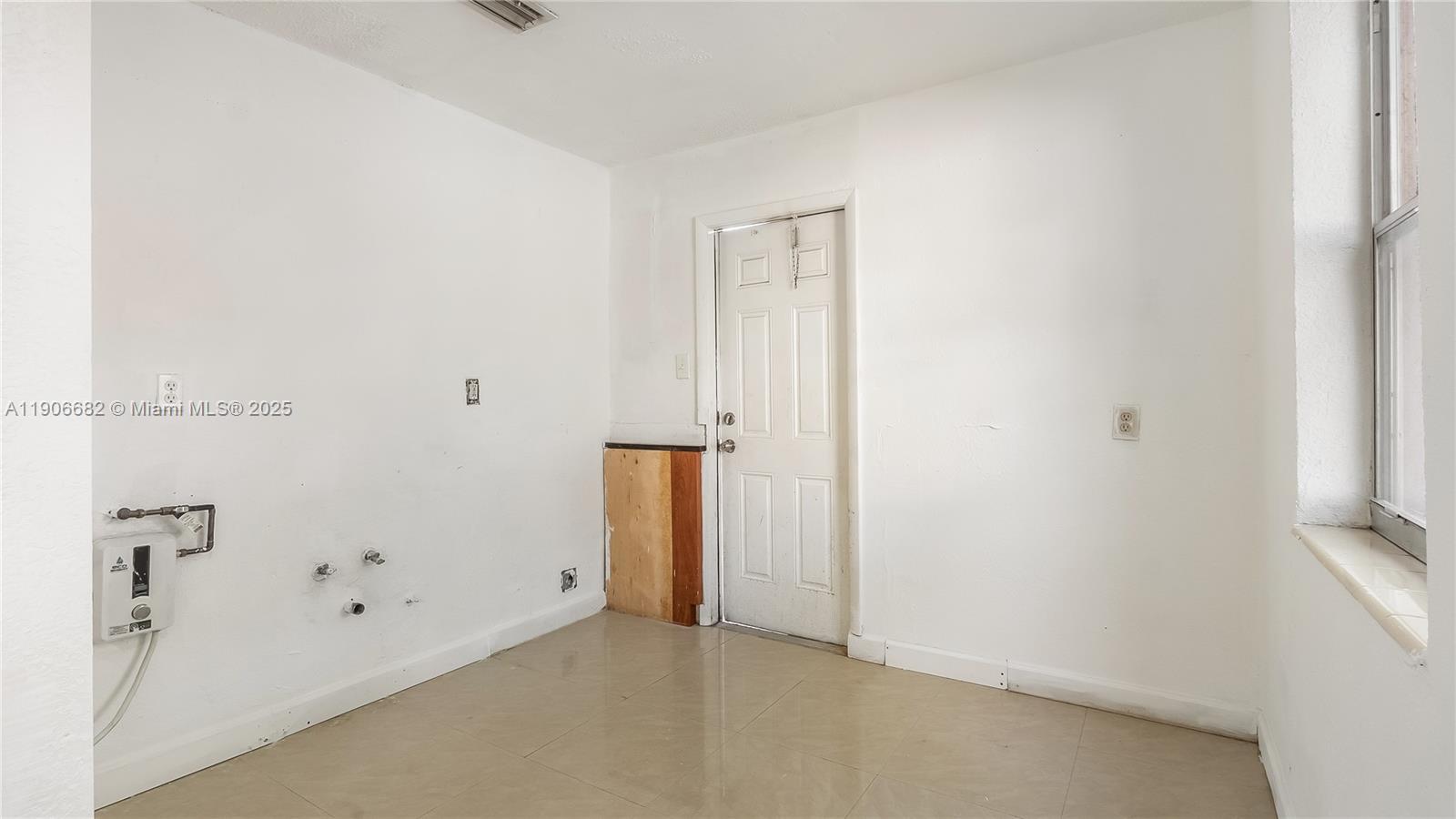 TOWN OF MODELO (DANIA) B- - Residential Income