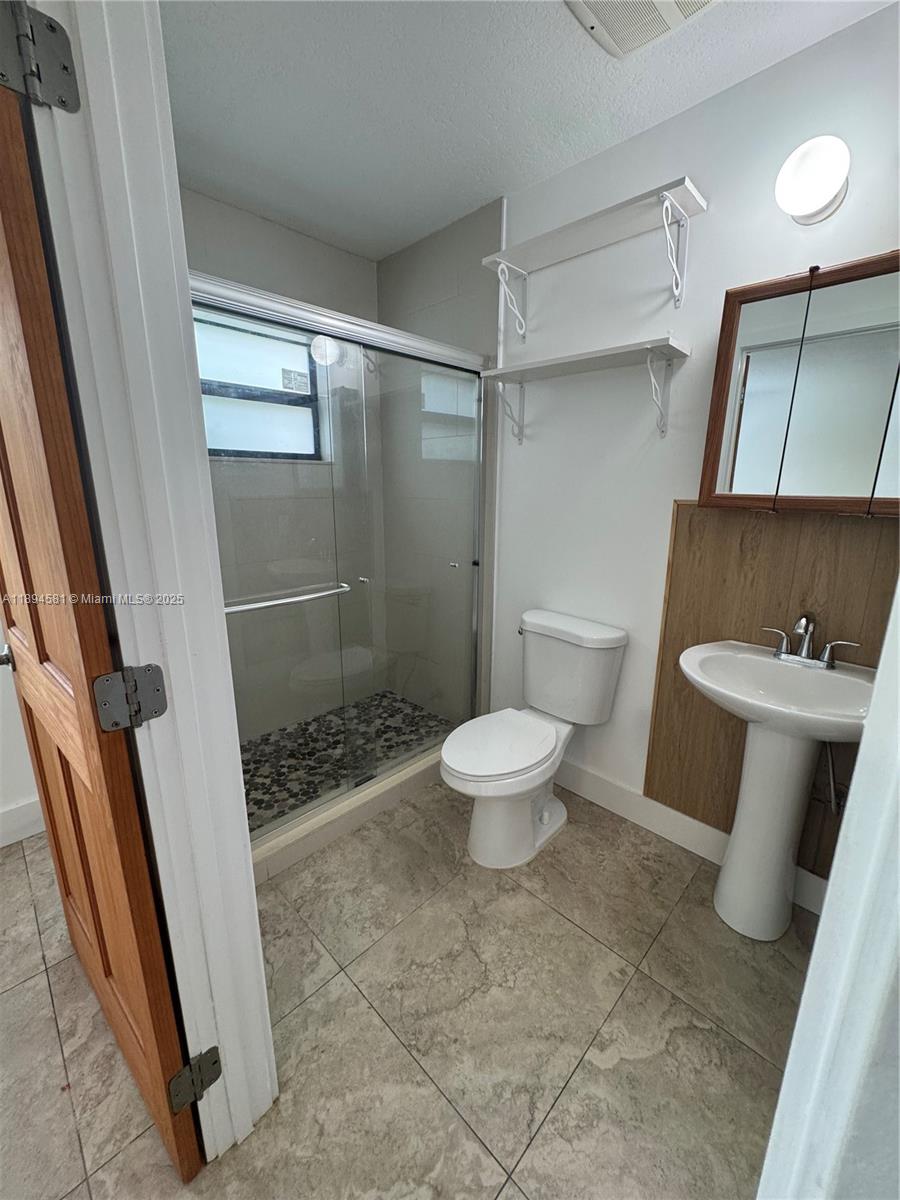 FAIRWAY PINES 2ND ADDN - Residential Lease