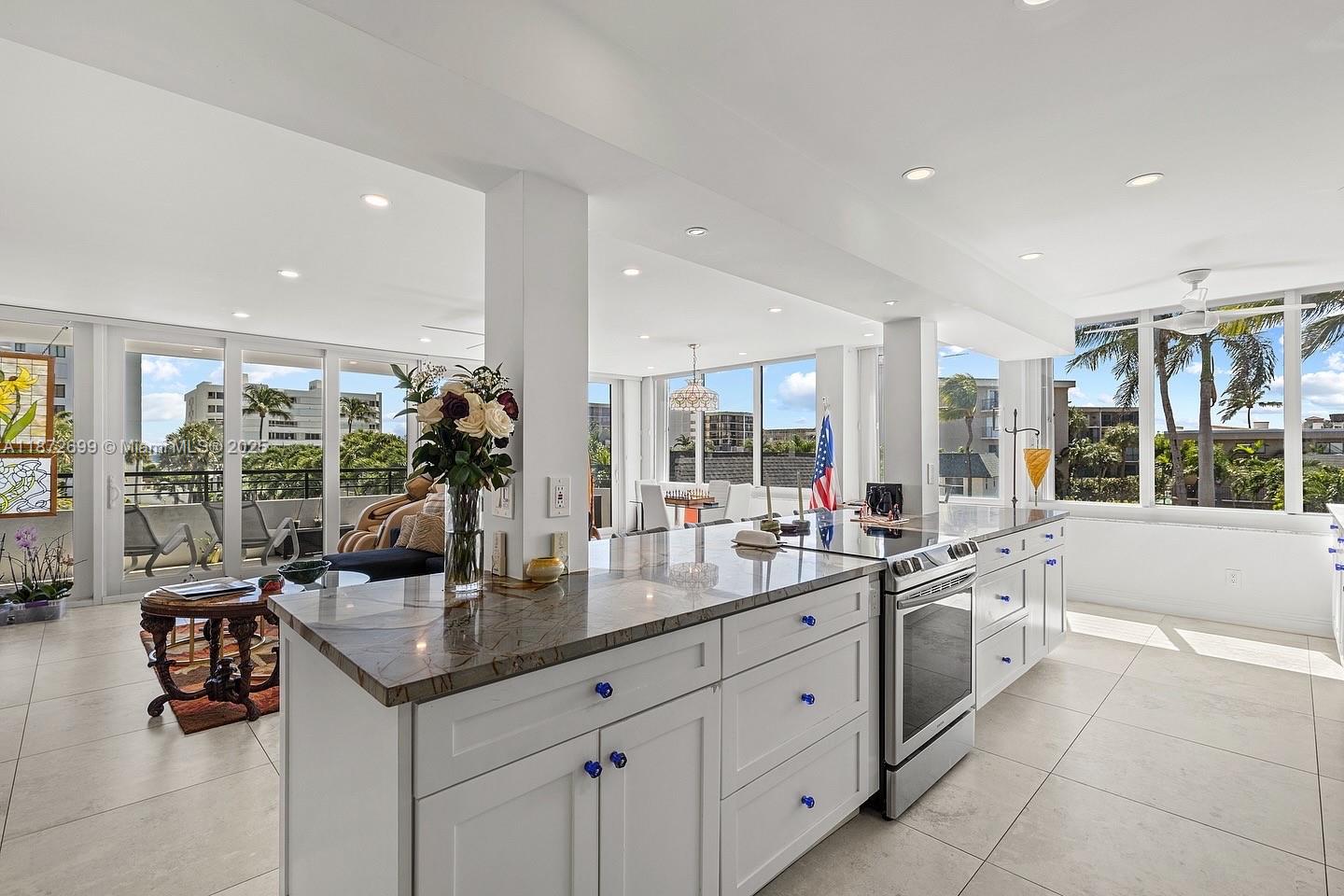 MAYFAIR HOUSE CONDO - Residential