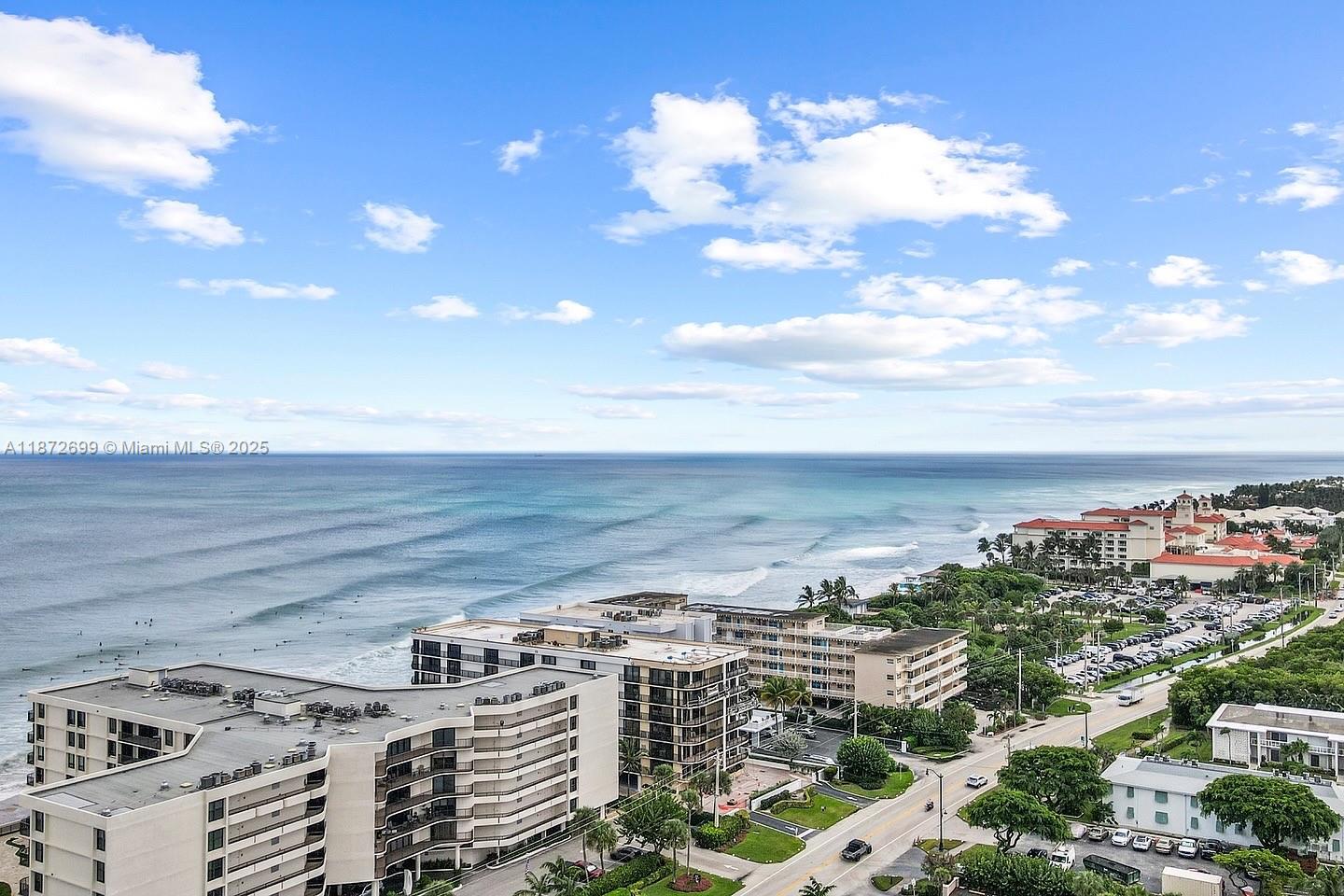 MAYFAIR HOUSE CONDO - Residential