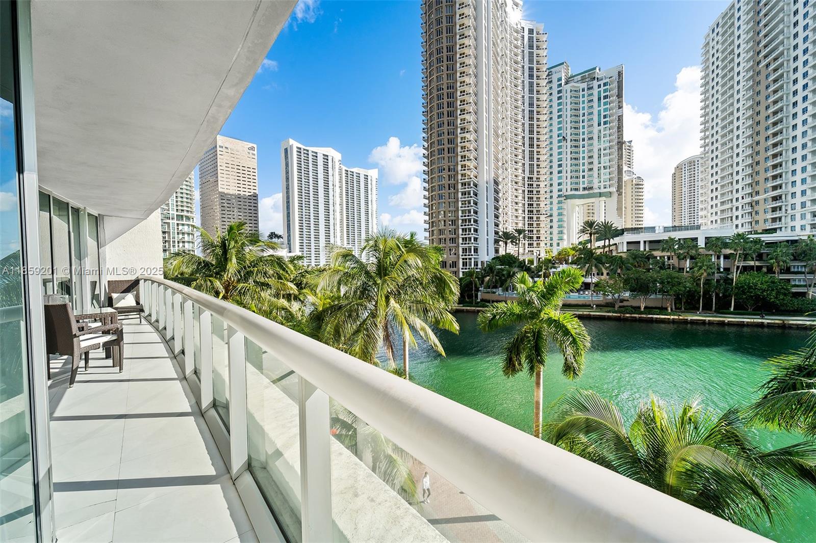 495 Brickell Ave 420