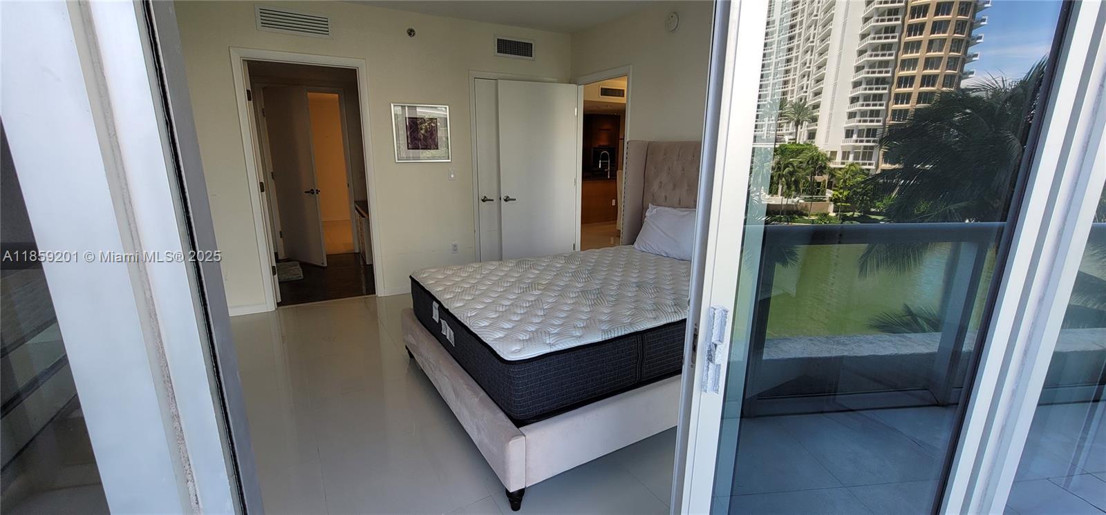 ICON BRICKELL NO TWO - Residential