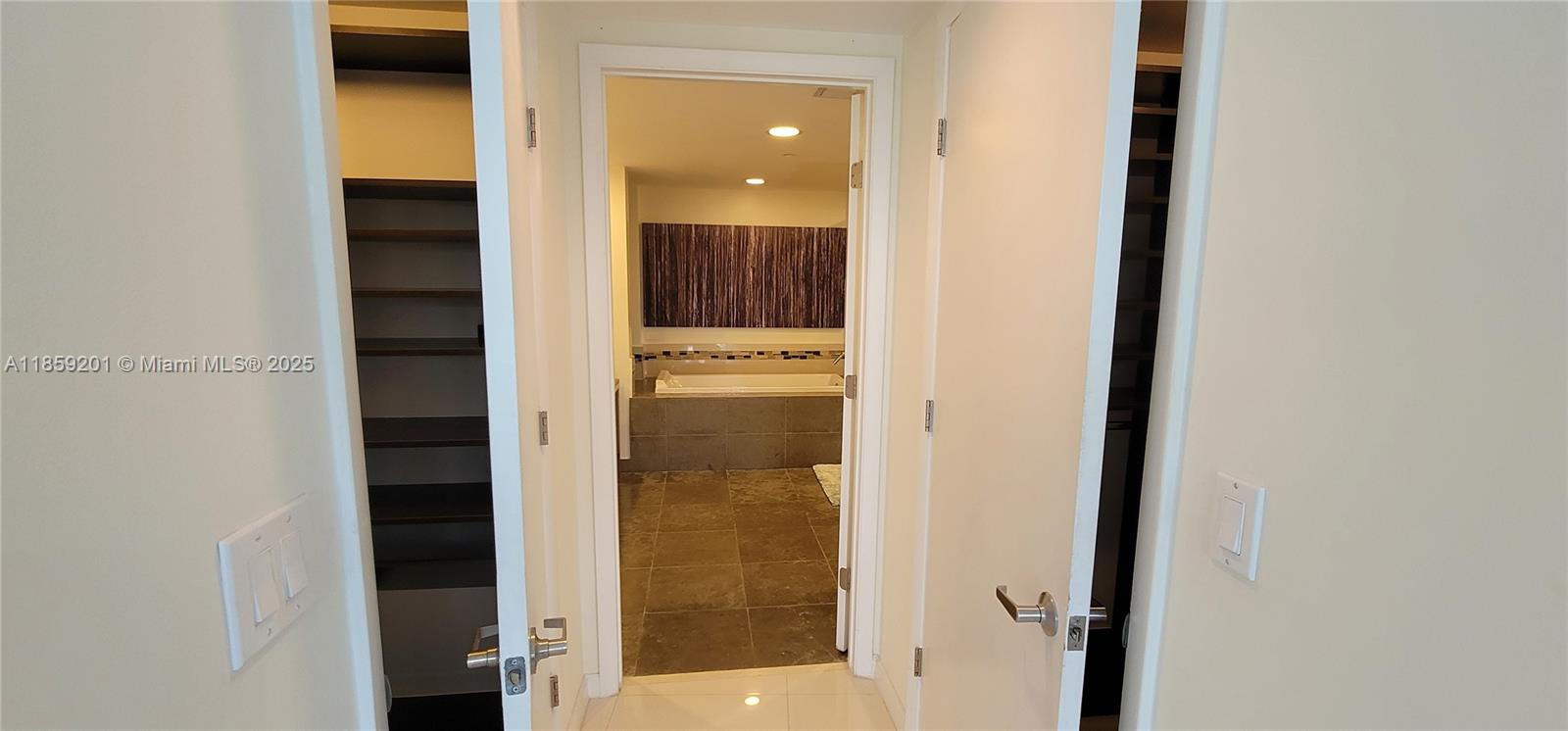 ICON BRICKELL NO TWO - Residential