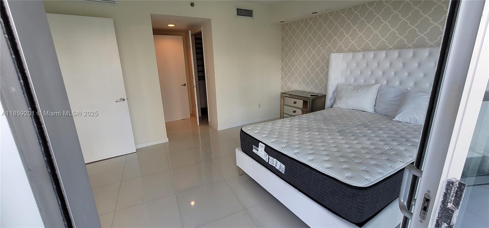 ICON BRICKELL NO TWO - Residential