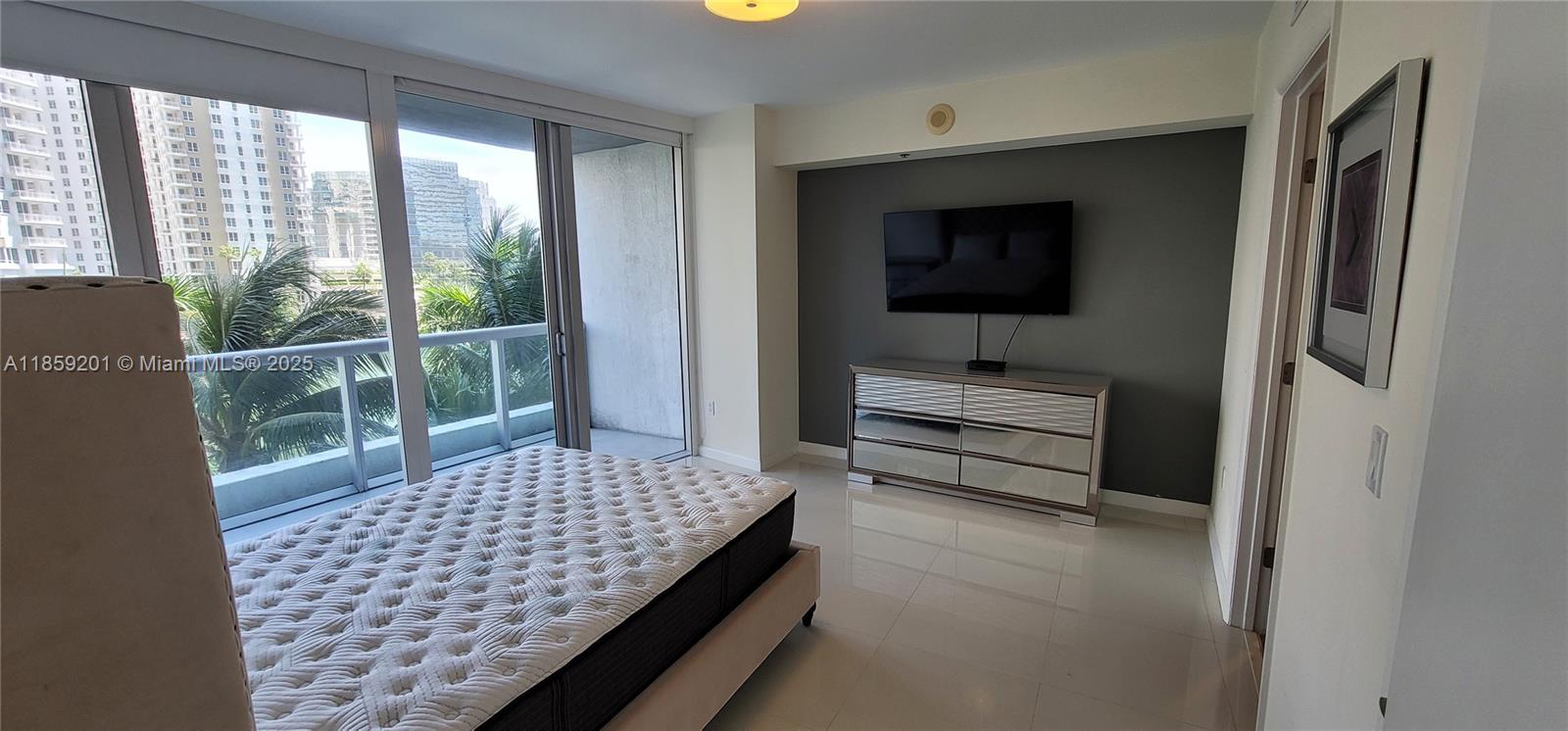 ICON BRICKELL NO TWO - Residential