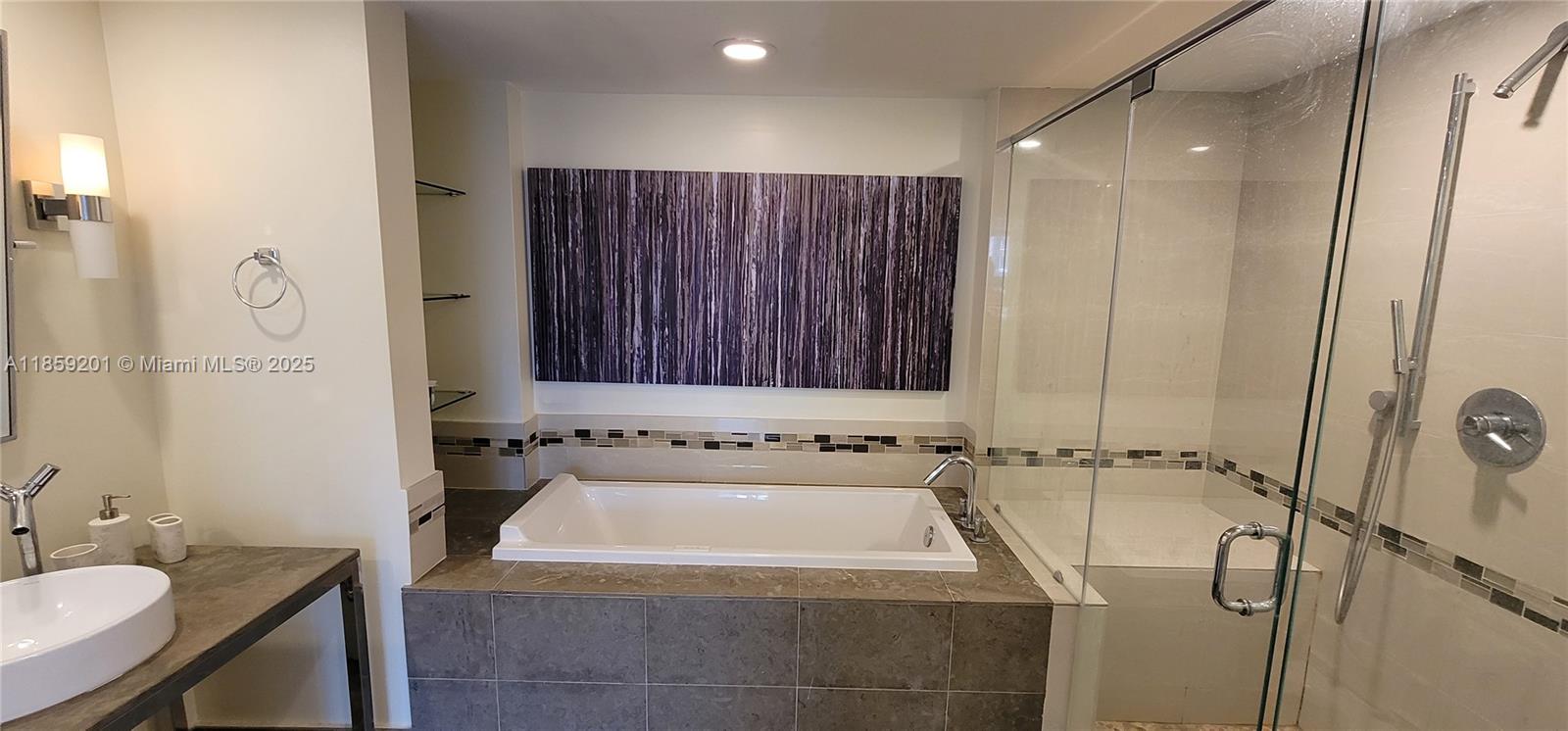 ICON BRICKELL NO TWO - Residential