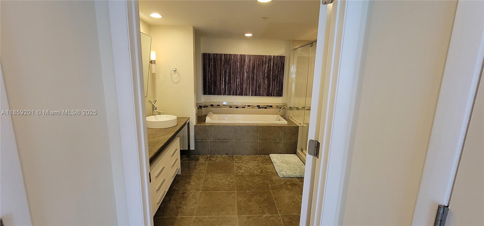 ICON BRICKELL NO TWO - Residential