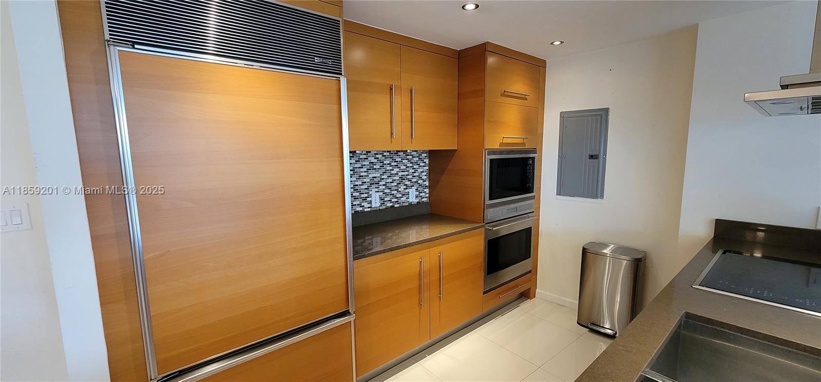 ICON BRICKELL NO TWO - Residential