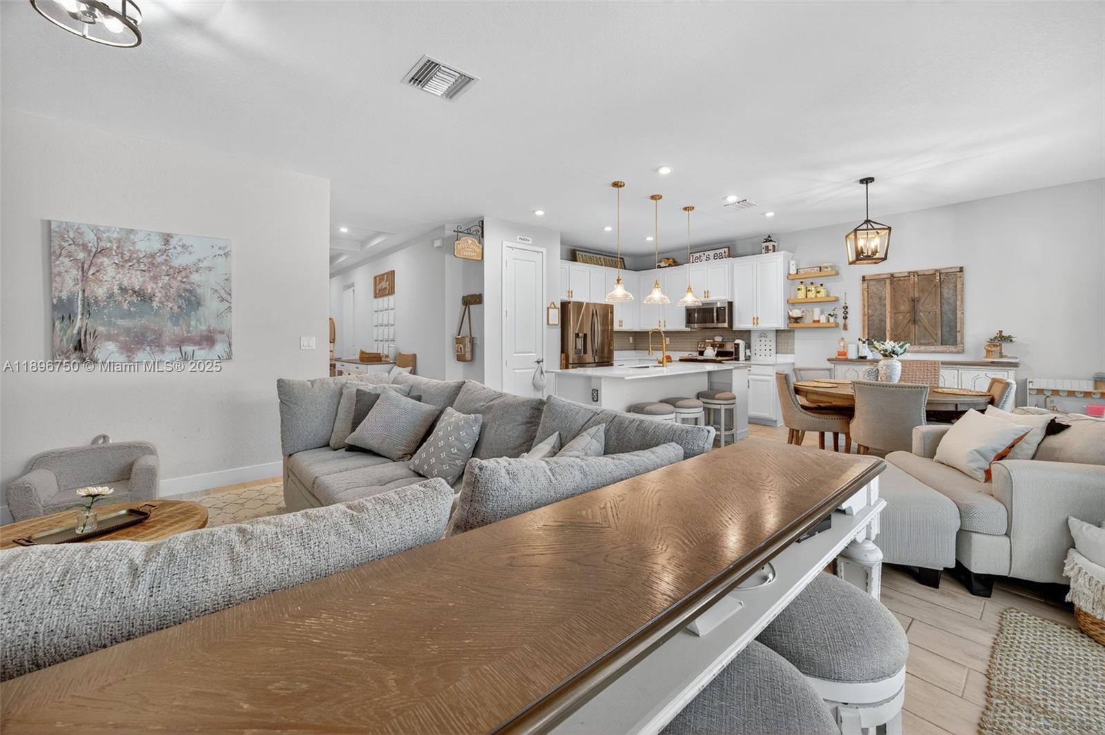MC RESIDENTIAL - Residential